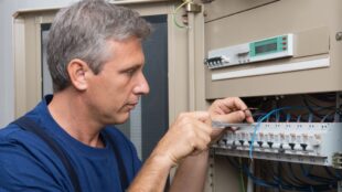 Electricity & DC Circuit Analysis
